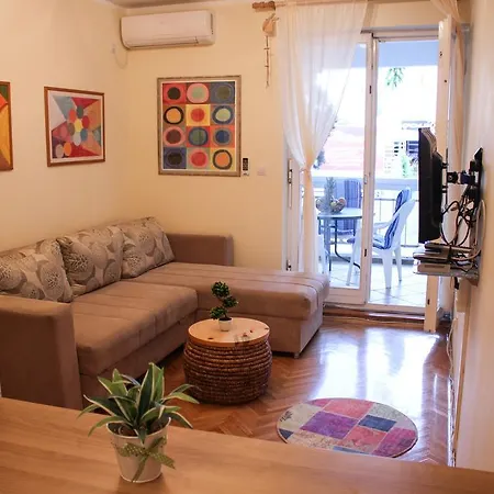 W Apartment *